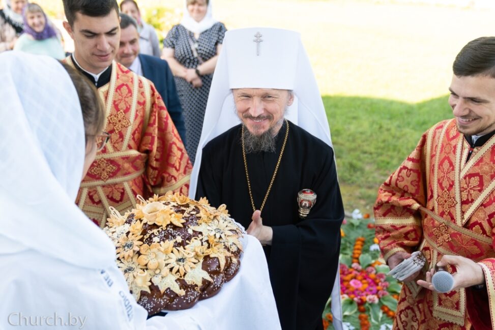 Архиерейская служба в престольный праздник в Мачулищах