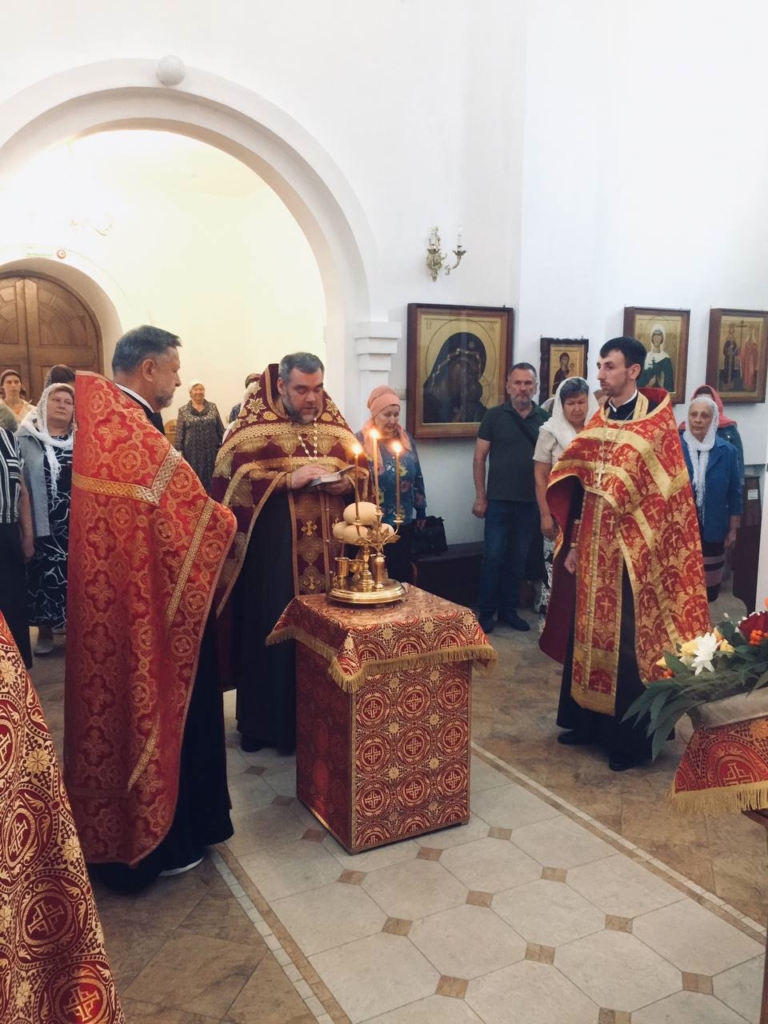 Праздничное всенощное бдение в канун престольного праздника в Мачулищах