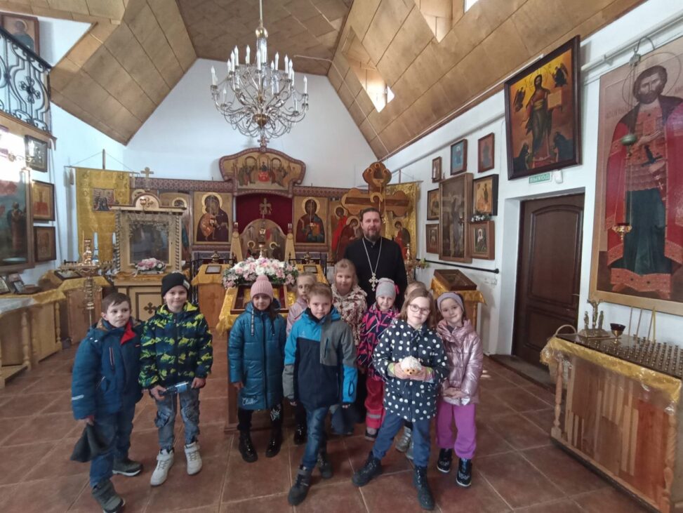 Дети из Самохваловичской школы посетили храм в Самохваловичах