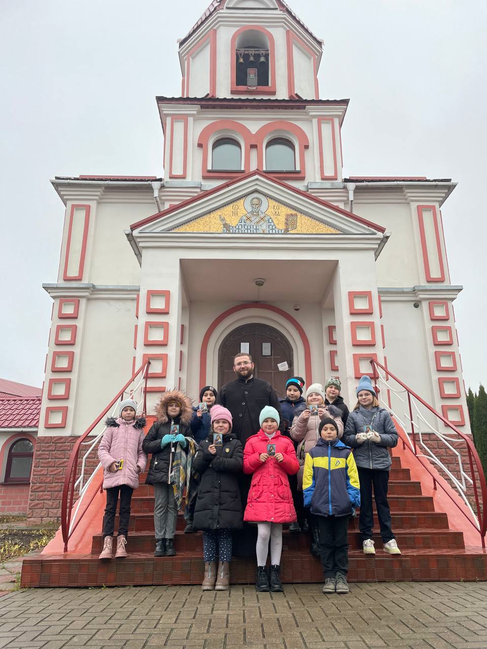Ученики ГУО «Привольненская средняя школа» посетили храм святителя Николая Чудотворца в Привольном