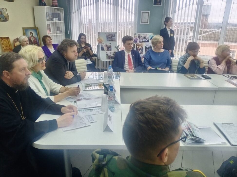 В Самохваловичах прошёл первый конкурс исследовательских работ «На пути к истокам»