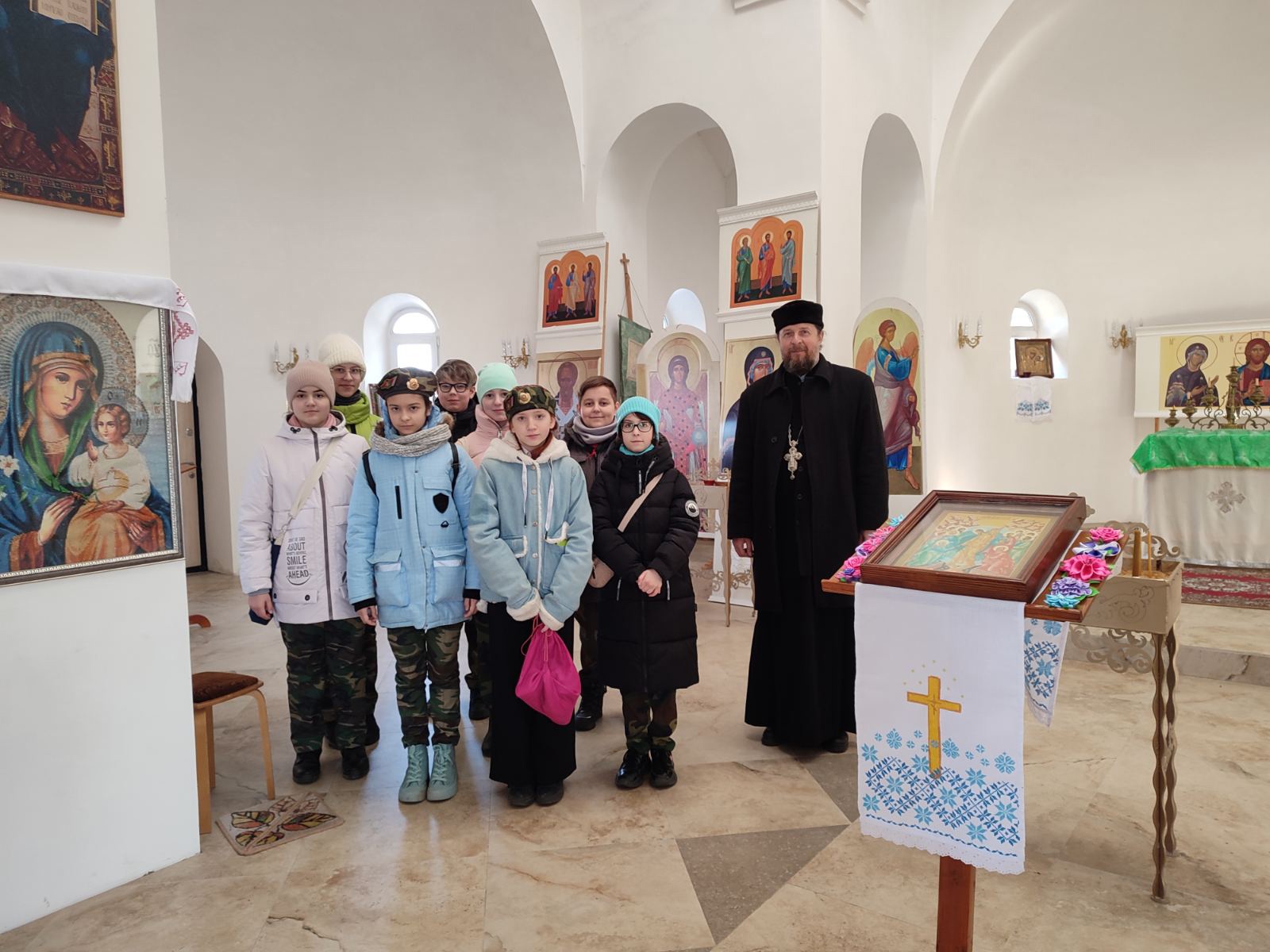 Учащиеся Мачулищанской средней школы посетили храм в Чуриловичах в рамках проекта «Духовные родники родной земли»