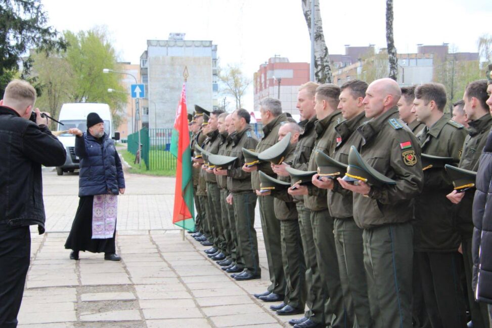 23.04 на площади Героев г.п.Мачулищи состоялась торжественная церемония отправки призывников Минской области в Вооруженные Силы Республики Беларусь.