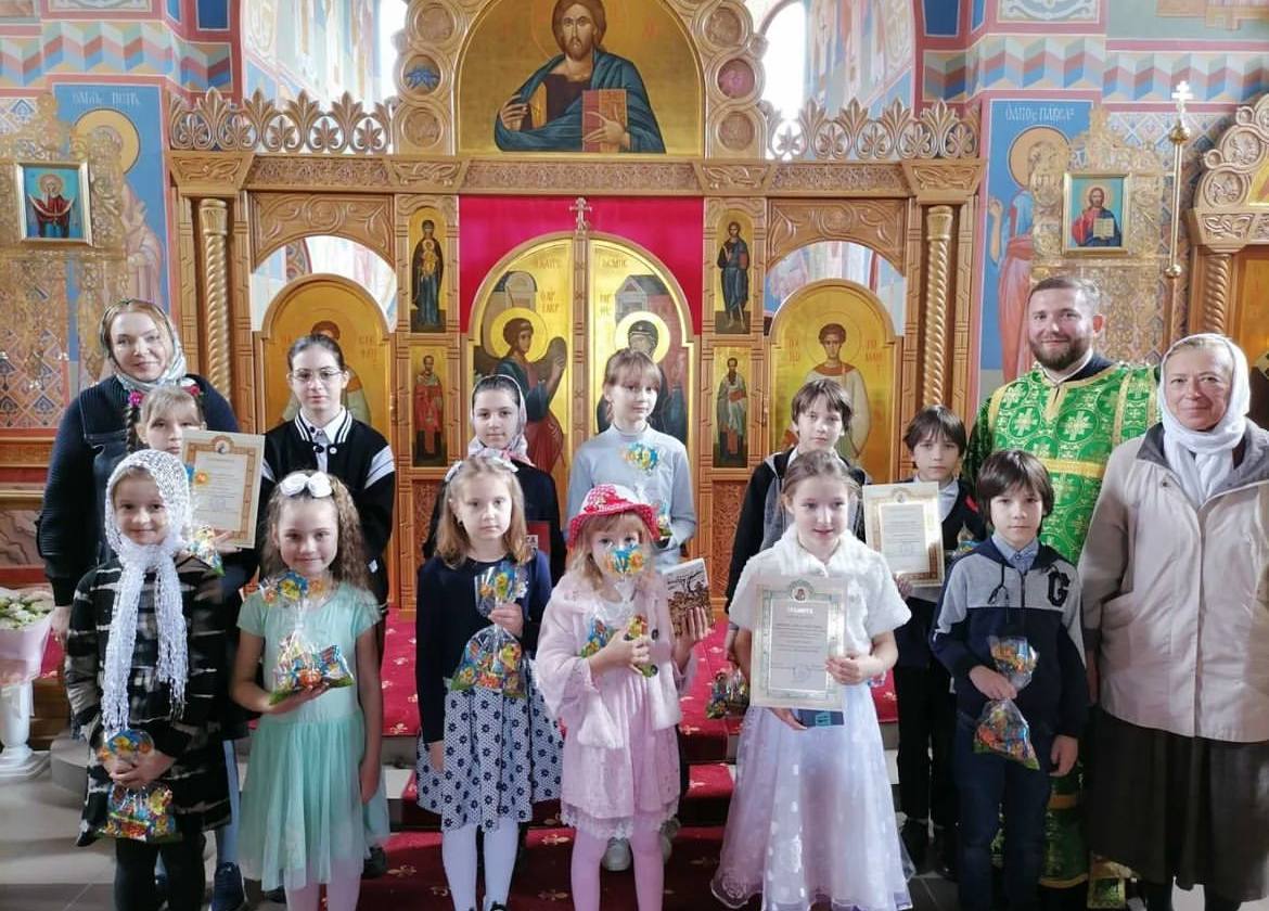 28 апреля 2024 года, в праздник Входа Господня в Иерусалим в храме святителя Николая Чудотворца п.Привольный состоялось выступление учащихся приходской воскресной школы.