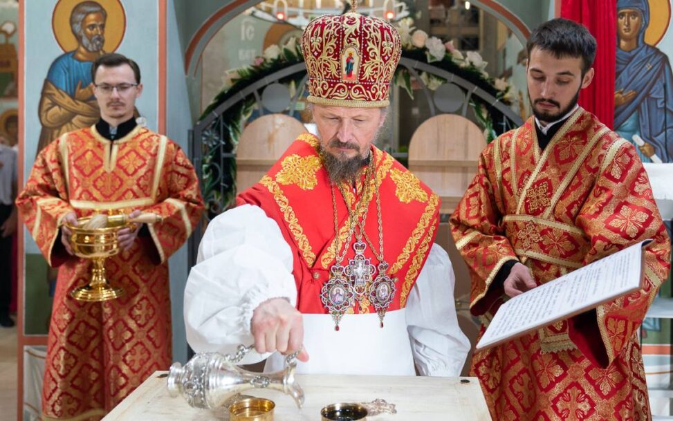 ПАТРИАРШИЙ ЭКЗАРХ ВСЕЯ БЕЛАРУСИ СОВЕРШИЛ В АГРОГОРОДКЕ ПРИЛУКИ МИНСКОГО РАЙОНА ВЕЛИКОЕ ОСВЯЩЕНИЕ ХРАМА В ЧЕСТЬ СВЯЩЕННОМУЧЕНИКА ВЛАДИМИРА (БОГОЯВЛЕНСКОГО), МИТРОПОЛИТА КИЕВСКОГО