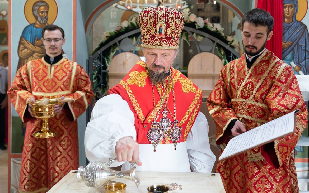 ПАТРИАРШИЙ ЭКЗАРХ ВСЕЯ БЕЛАРУСИ СОВЕРШИЛ В АГРОГОРОДКЕ ПРИЛУКИ МИНСКОГО РАЙОНА ВЕЛИКОЕ ОСВЯЩЕНИЕ ХРАМА В ЧЕСТЬ СВЯЩЕННОМУЧЕНИКА ВЛАДИМИРА (БОГОЯВЛЕНСКОГО), МИТРОПОЛИТА КИЕВСКОГО