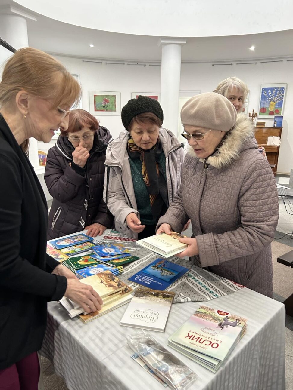 14 марта на приходе Свято-Димитриевской Церкви аг. Михановичи совместно с Минской районной библиотекой отмечался День Православной Книги.