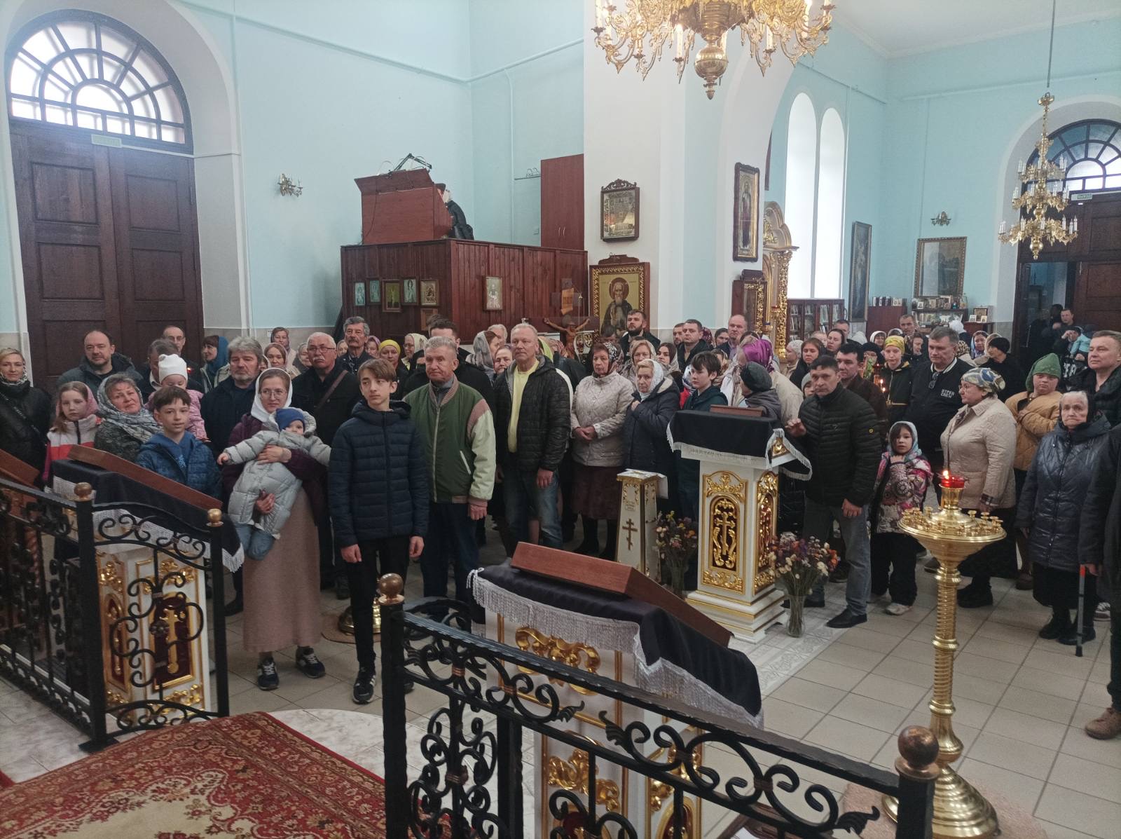 В рамках проведения Дня Православной книги 30.03.2025 года в неделю четвертую Великого Поста на приходе святых апостолов Петра и Павла в аг. Сеница было проведено мероприятие, посвященное великой дате 80-летия победы в Великой Отечественной войне.