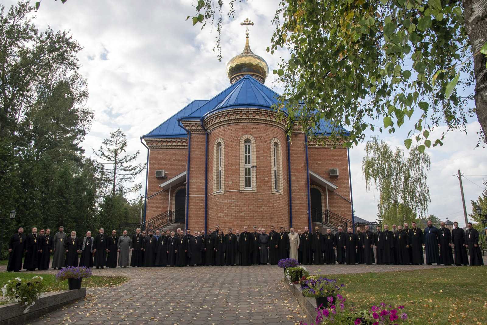 Настоятель храма Рождества Пресвятой Богородицы агрогородка Прилуки Минского района протоиерей Владимир Зварич принял участие в практическом семинаре «Теория и практика церковной работы по утверждению трезвости» для священнослужителей и монашествующих Борисовской епархии, который состоялся по благословению епископа Борисовского и Марьиногорского Амвросия 9 сентября.