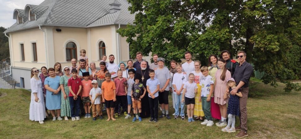 7 сентября 2025 года, в преддверии дняУсекновения главы Иоанна Предтечи, День трезвости отметили прихожане храма Рождества Пресвятой Богородицы агрогородка Прилуки Минского района.