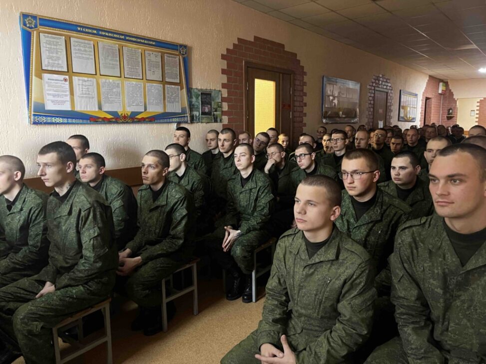 16 ноября Благочинный 1-го Минского районного округа протоиерей Сергий Пашкевич  встретился с новобранцами 49-й радиотехнической бригады г.п. Мачулищи , чтобы рассказать о важности сохранения духовных ценностей в современном мире.  После беседы солдаты задавали священослужителю разные вопросы касающиеся духовной жизни христианина