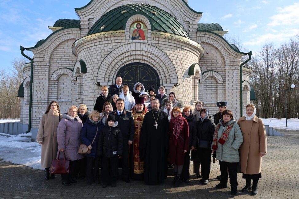 2 марта 2026 года по благословению Митрополита Минского и Заславского Вениамина, Патриаршего Экзарха всея Беларуси, в храме Александра Невского агрогородка Чуриловичи прошла панихида по сотрудникам УВД, погибшим при исполнении служебного долга.