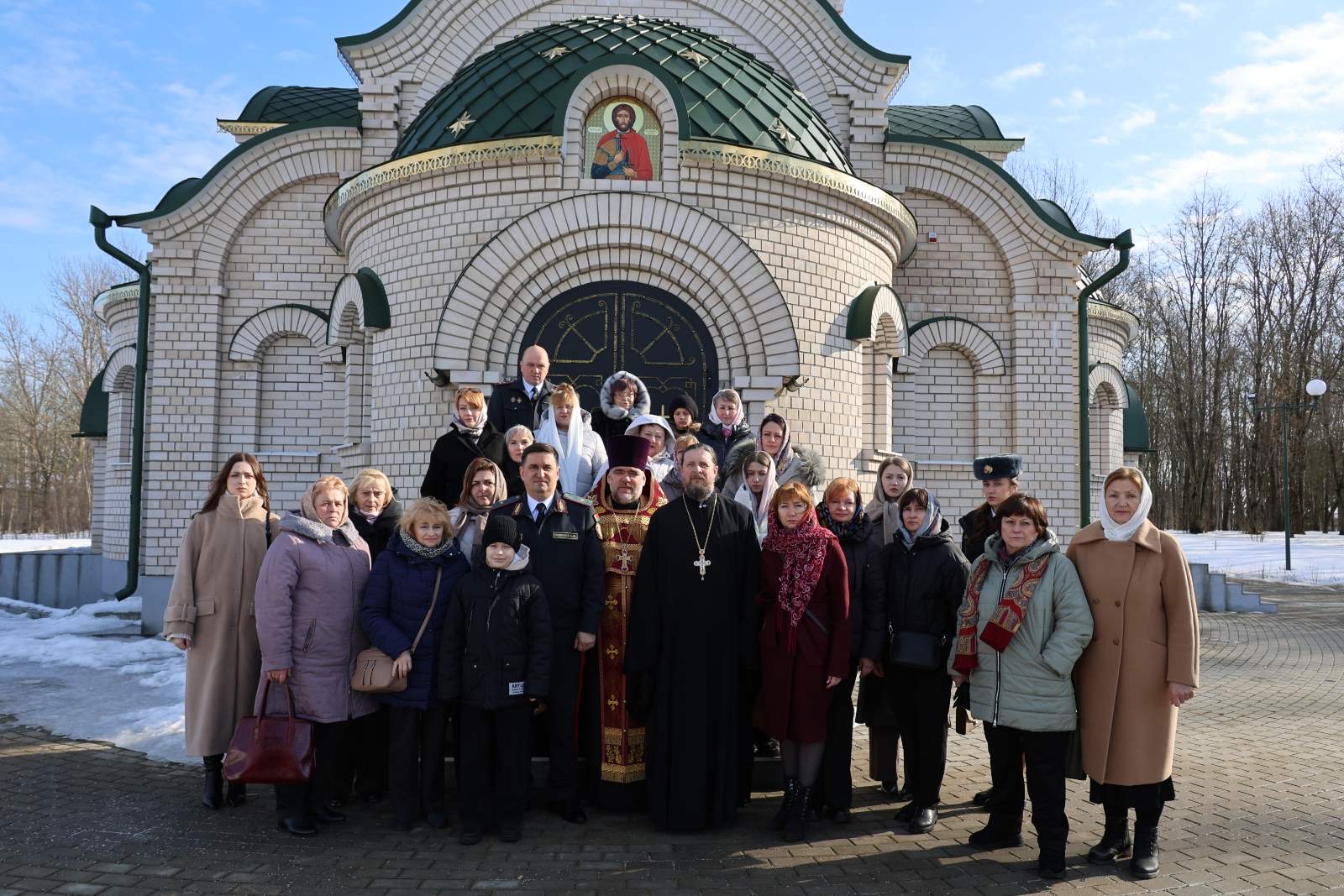 2 марта 2026 года по благословению Митрополита Минского и Заславского Вениамина, Патриаршего Экзарха всея Беларуси, в храме Александра Невского агрогородка Чуриловичи прошла панихида по сотрудникам УВД, погибшим при исполнении служебного долга.