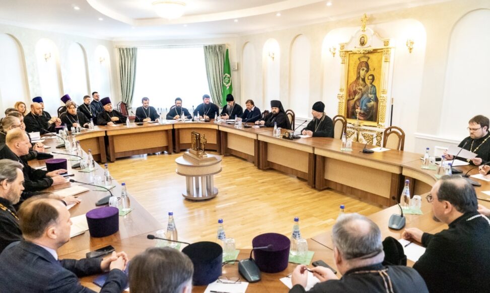 МИТРОПОЛИТ ВЕНИАМИН ВОЗГЛАВИЛ СОВЕЩАНИЕ ПО ВОПРОСАМ СОВЕРШЕНСТВОВАНИЯ ДЕЯТЕЛЬНОСТИ ВЫСШИХ ДУХОВНЫХ УЧЕБНЫХ ЗАВЕДЕНИЙ БЕЛОРУССКОГО ЭКЗАРХАТА