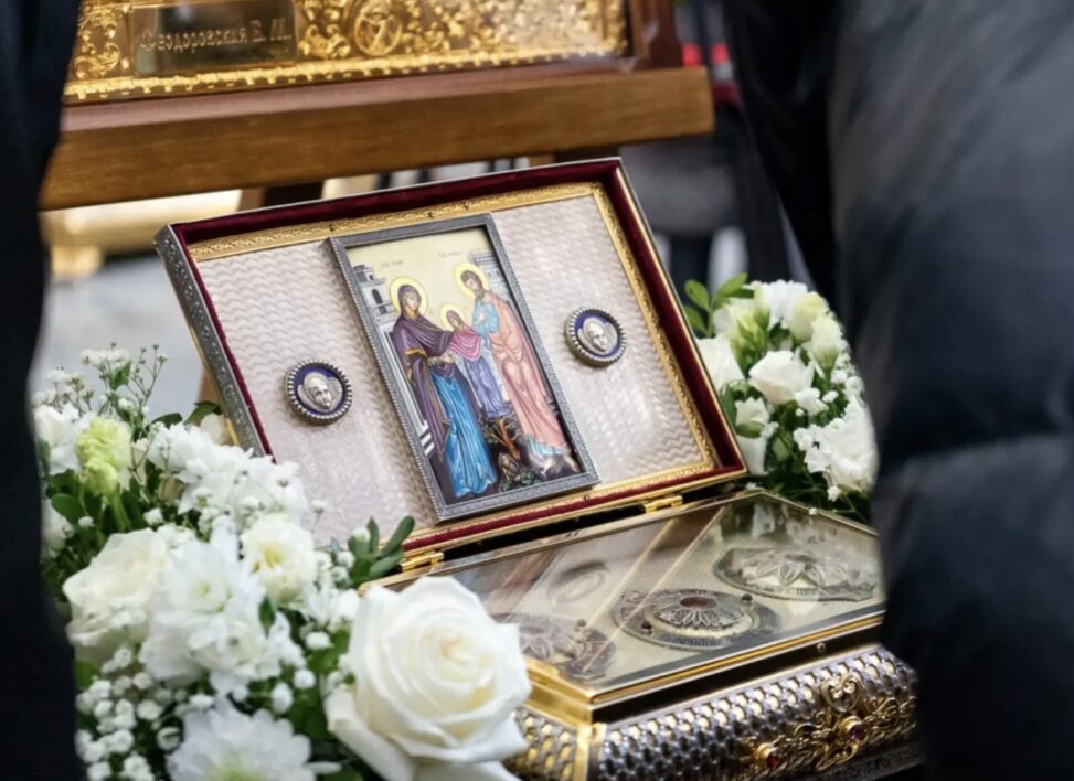 4 марта 2026 года в Свято-Духовом кафедральном соборе г. Минска @sobor_minsk Митрополит Минский и Заславский Вениамин возглавил встречу ковчега с частицей Честного Пояса Пресвятой Богородицы и частицами мощей ее родителей — святых праведных Лоакима и Анны.