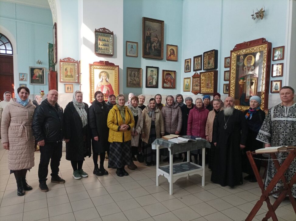 18 марта в храме первоверховных апостолов Петра и Павла в агрогородке Сеница прошло мероприятие, посвященное Дню православной книги.