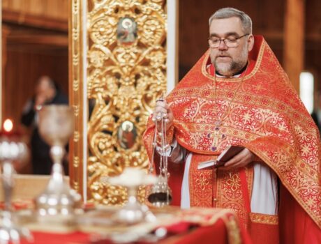 17 апреля 2026 года в пятницу Светлой седмицы на территории Учреждения «Белорусский государственный музей народной архитектуры и быта» была совершена Божественная Литургия.