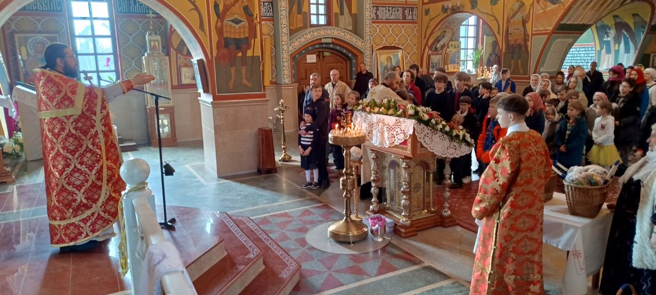 Каждый понедельник Светлой седмицы, традиционно, в храме Рождества Христова дер. Большое Стиклево совершается “Детская Пасха”.