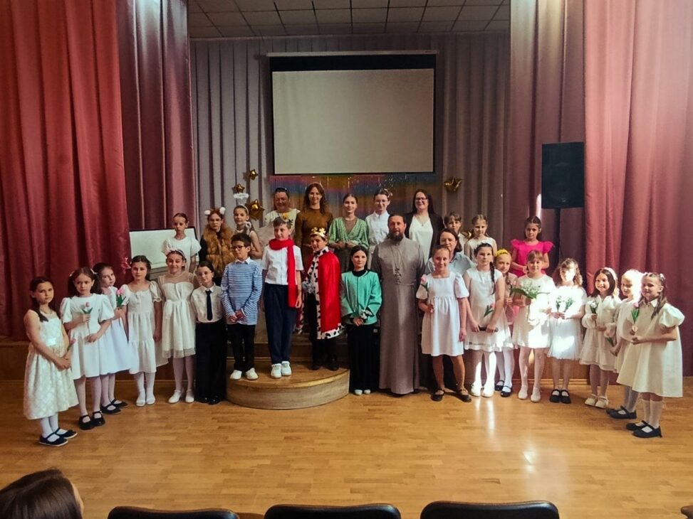 07.05.2026 в ГУО «Самохваловичская средняя школа» прошло праздничное пасхальное представление, объединившее учеников, педагогов и почетных гостей.