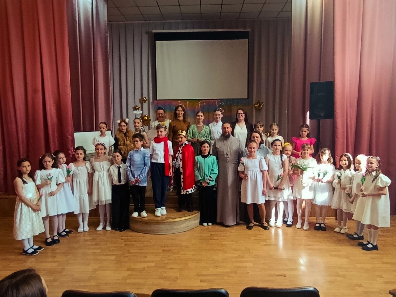 07.05.2026 в ГУО «Самохваловичская средняя школа» прошло праздничное пасхальное представление, объединившее учеников, педагогов и почетных гостей.