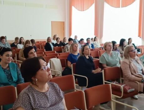 Духовно-нравственное воспитание подрастающего поколения является основополагающим ориентиром воспитательной системы михановичских средней школы и детского сада № 2.