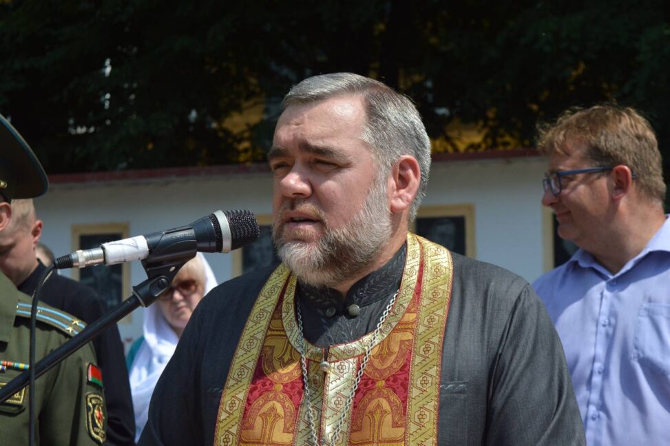 22.07 в День всенародной памяти жертв Великой Отечественной войны и геноцида белорусского народа, спустя 85 лет с того рокового дня, на Площади Героев у мемориального ансамбля воинам-авиаторам в Мачулищах состоялся скорбный митинг-реквием.
